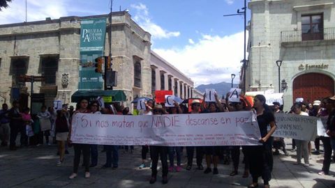 Por Mara Castilla y miles de víctimas de feminicidio, marchan en Oaxaca