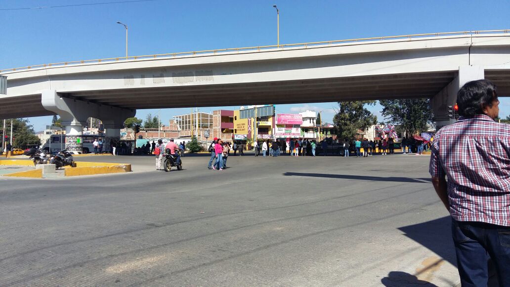 En Oaxaca de 2 a 3 bloqueos generan caos y pérdidas económicas