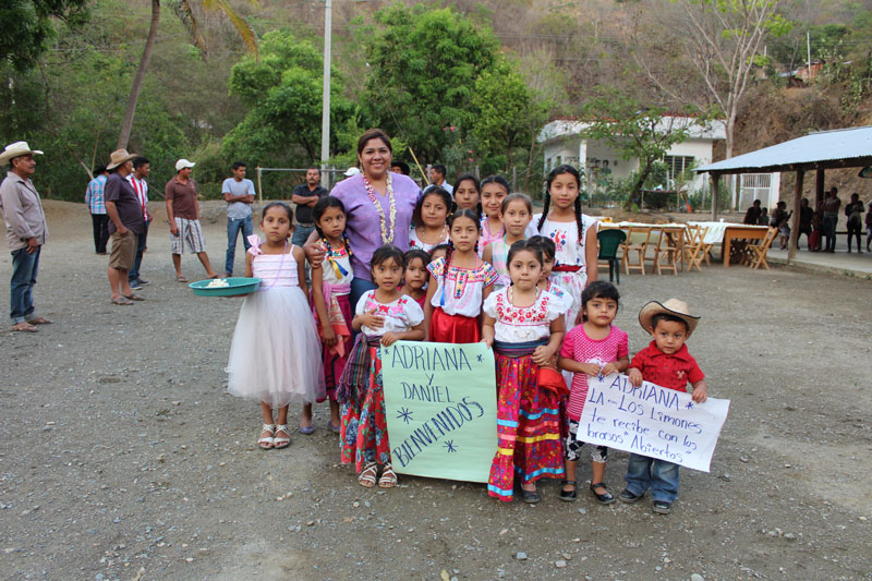 Entrega Adriana Atristain elevación de categoría a las comunidades de La Soledad y Los Limones