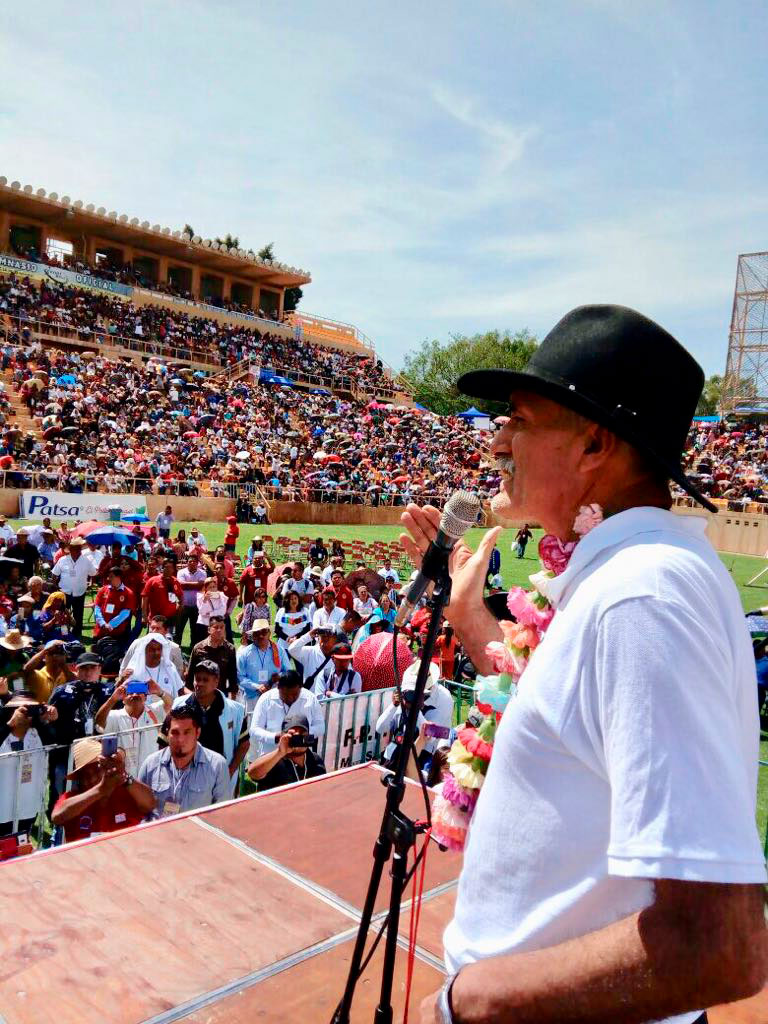 Realiza  José Manuel Mireles  fundador de grupos autodefensa gira por Oaxaca