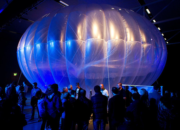 Entregas vía drones y globos aerostáticos con internet, los nuevos negocios hermanos de Google