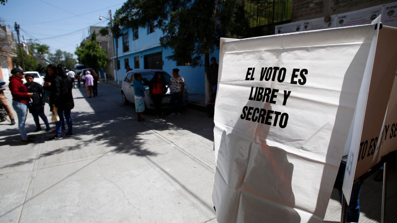 Candidatos a gubernaturas acuden a votar