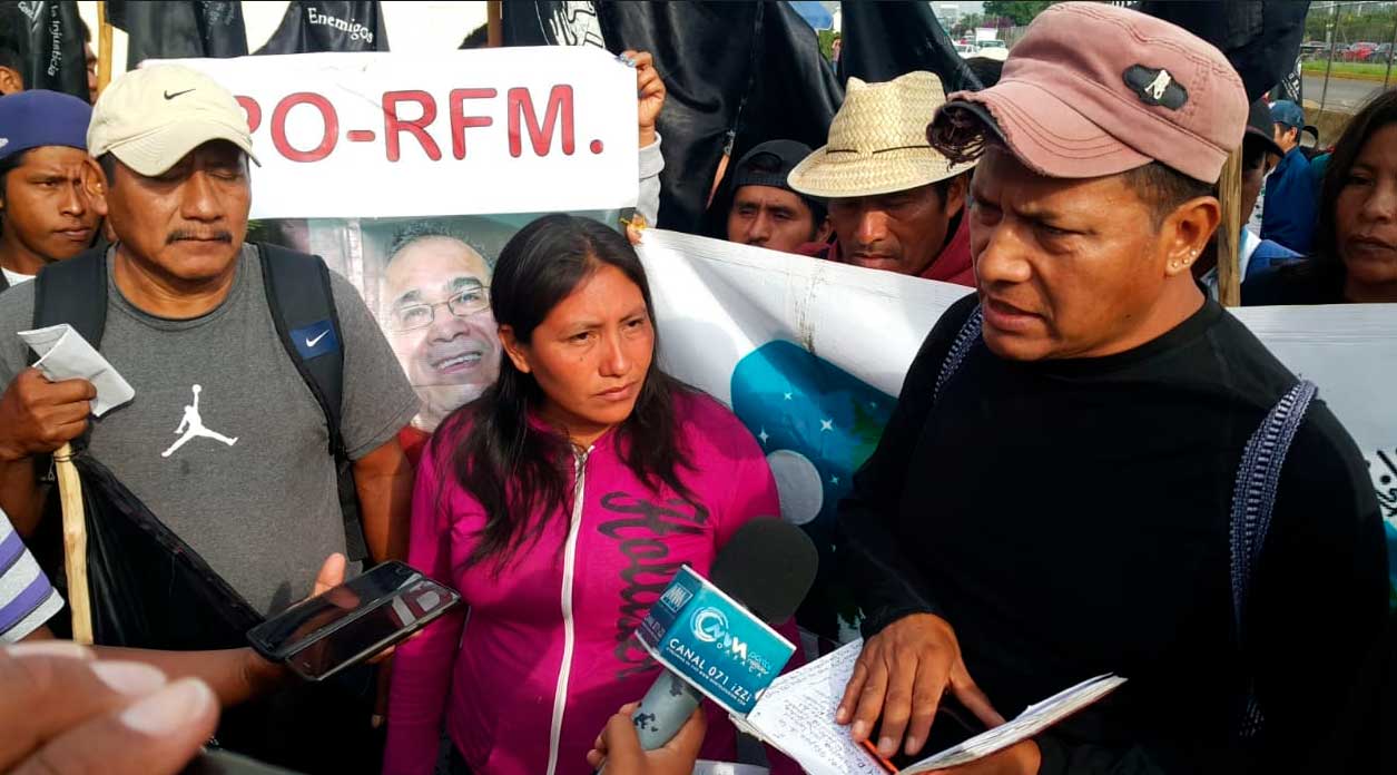 Piden libertad de indígena con protesta en Ciudad Administrativa