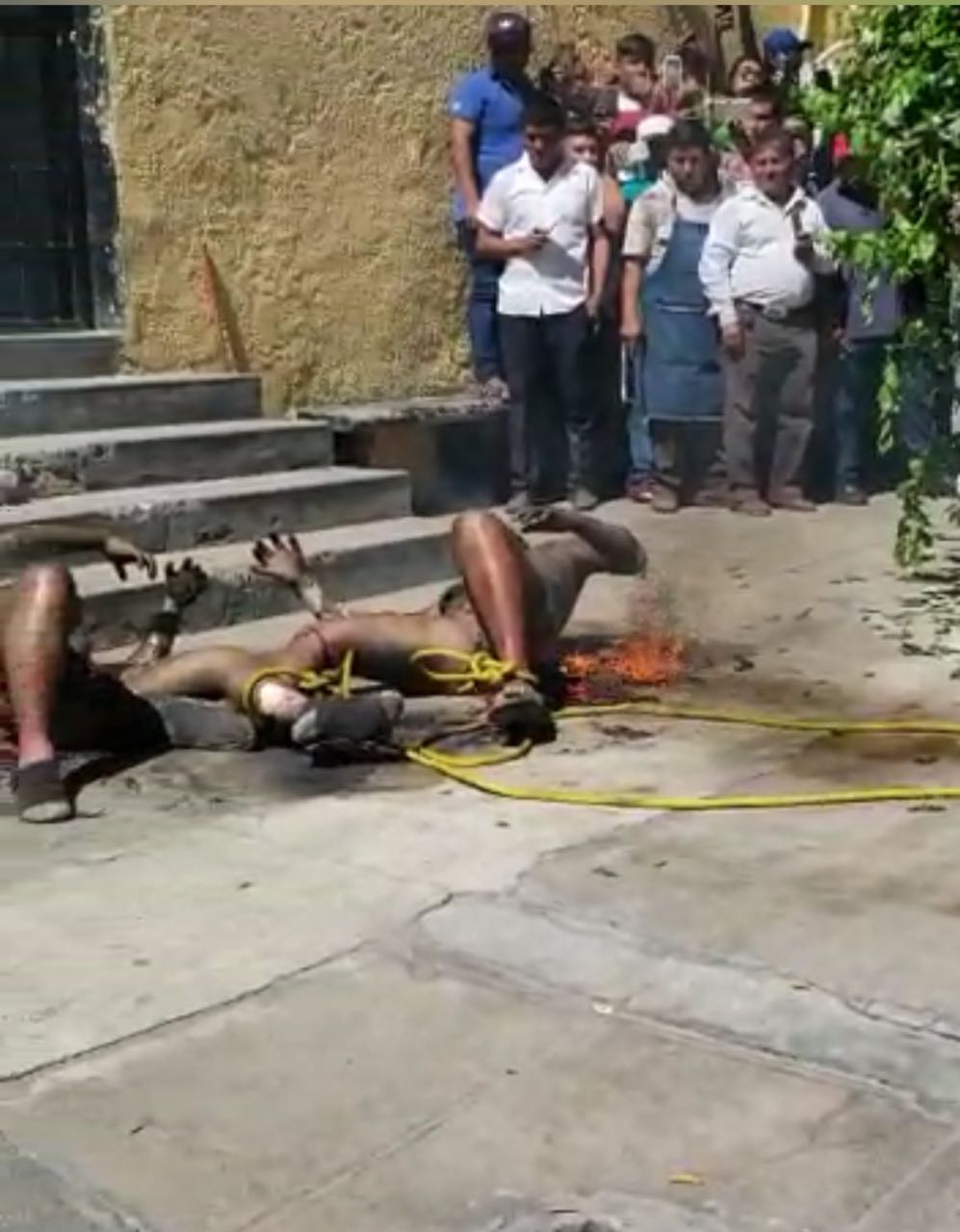 Linchan a presuntos secuestradores en Puebla