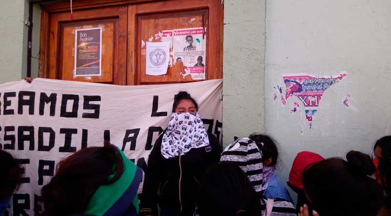 Estudiantes normalistas de Tamazulápam tomaron el edificio de la Sección 22
