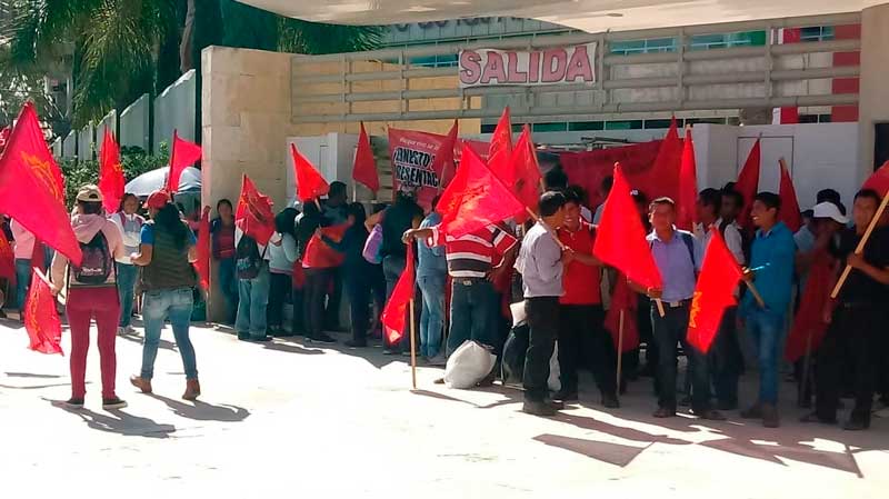Segundo día de acciones de Sol Rojo para exigir aparición de activista