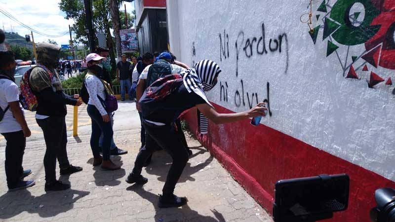 Conmemoran con marcha el movimiento del 68 en Oaxaca