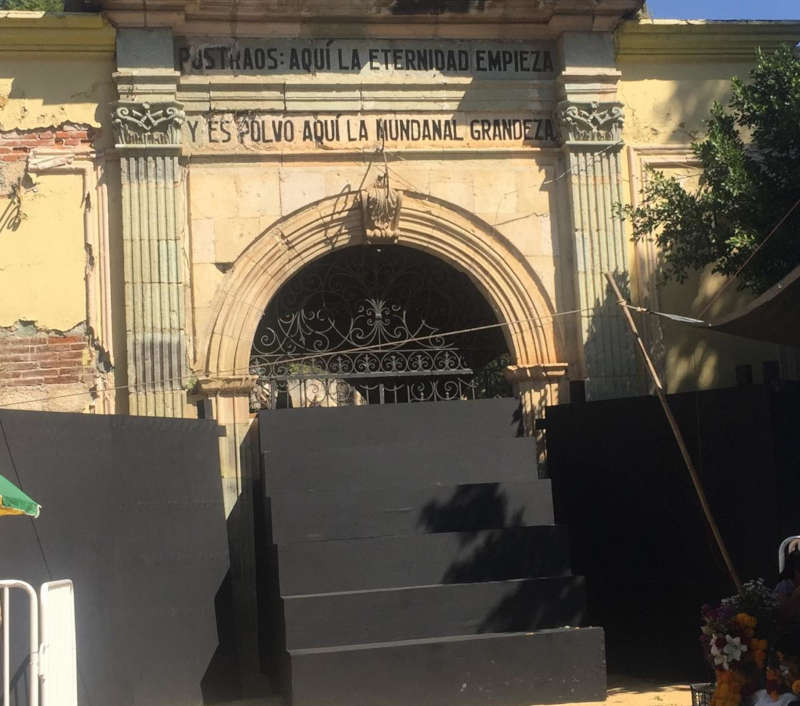 Cerrado acceso del Panteón San Miguel, siguen sin reparar daños estructurales provocados por sismos del 2017