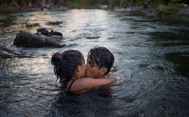 Besos que cuentan: La historia de jóvenes migrantes en su paso por Oaxaca