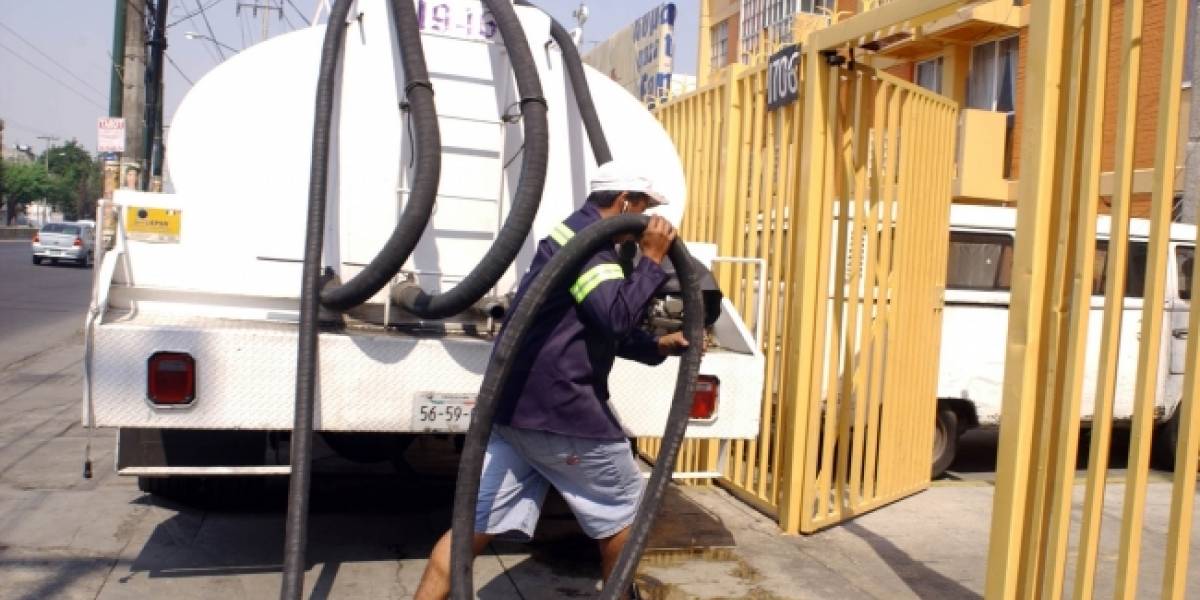 Corte de agua «paraliza» a 135 mil comercios en la CDMX