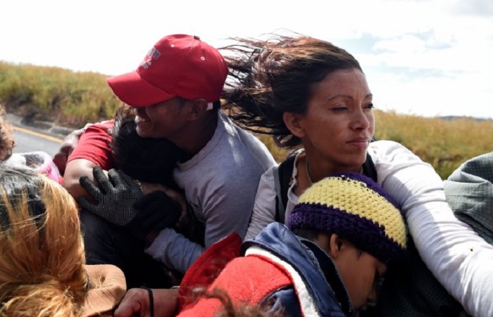 Caravana migrante avanza por Oaxaca con cansancio y dolencias; ya son menos de mil