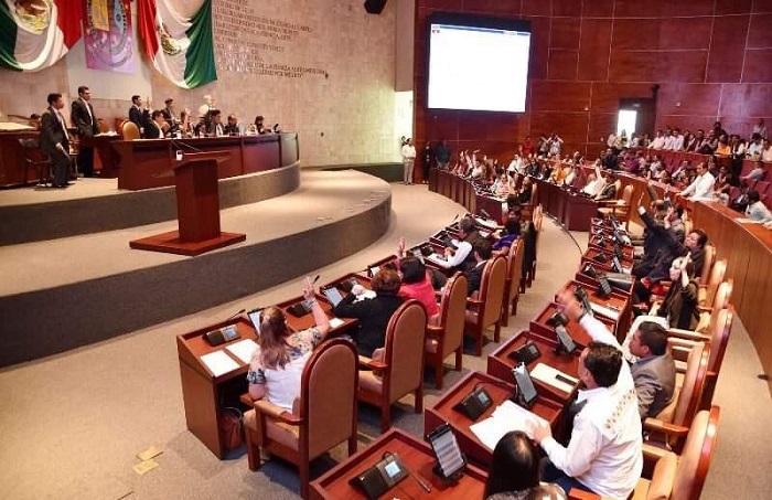 Diputados respaldan exigencia del Cabildo de Tlaxiaco de justicia
