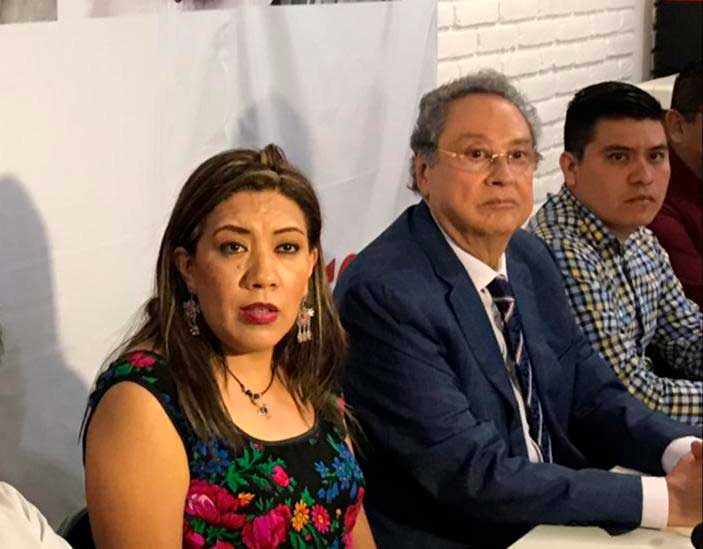 Ericel Gómez pierde control en conferencia de prensa