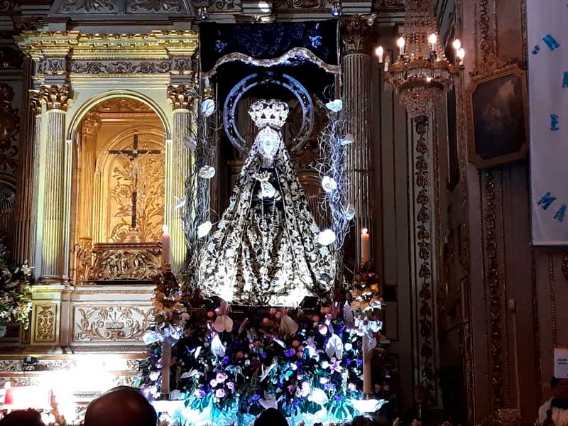 «Cuidanos madre», las plegarias a la Virgen de la Soledad