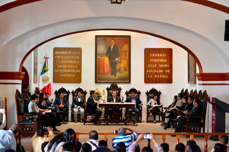 Ratifica cabildo de Oaxaca de Juárez designación de funcionarios municipales