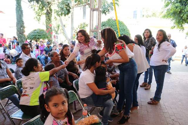 Festeja el Ayuntamiento de San Jacinto Amilpas a los niños y niñas por el Día de Reyes