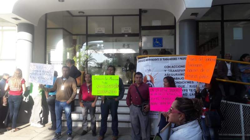 Protestan en oficinas del Seguro Popular Oaxaca