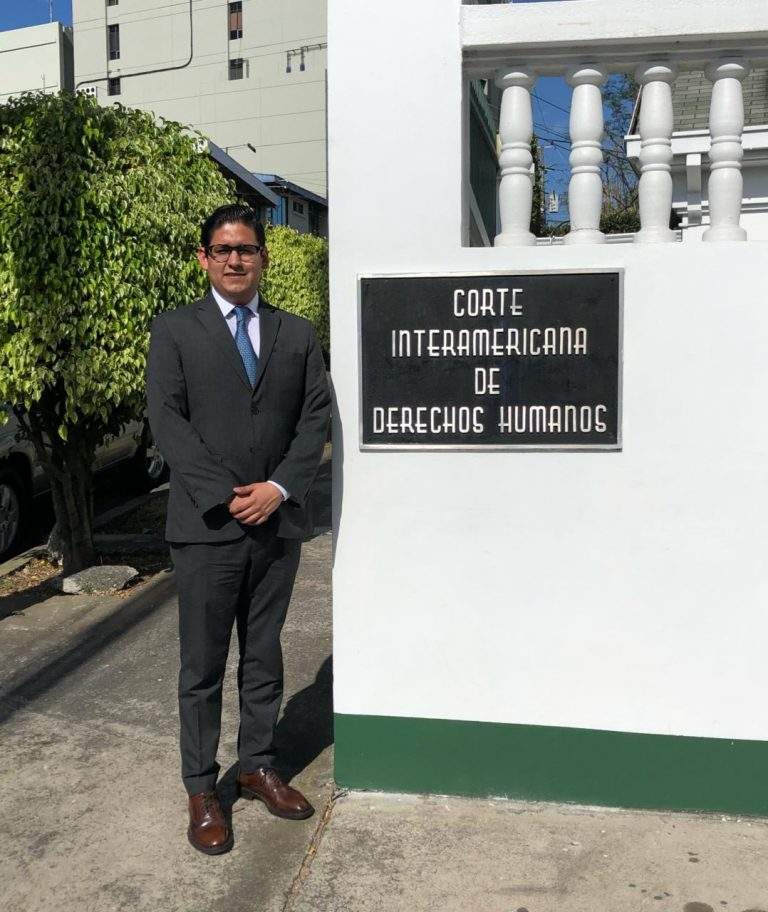 Ante el Congreso del Estado se registra el joven Carlos Ricardo Hernández Palacios para postularse como titular de la DDHPO