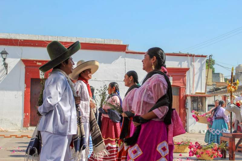 Busca Santa Lucía del Camino representar a Valles Centrales en Guelaguetza