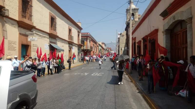 Desquicia Sol Rojo, calles de Oaxaca