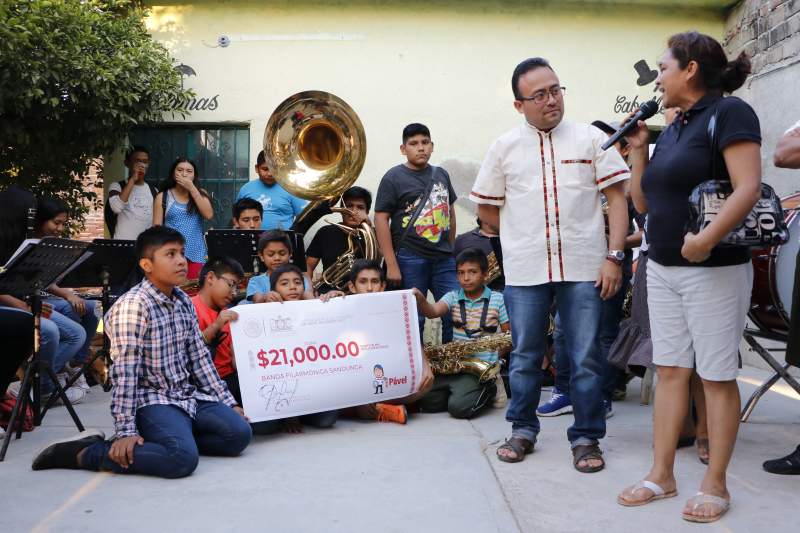 Impulsa Pável Meléndez crecimiento profesional de jóvenes músicos de Tehuantepec
