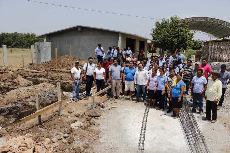 Reactiva Pável Meléndez reconstrucción de Telebachillerato de Tehuantepec