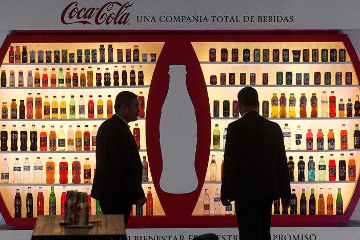 ILSI protege los intereses de Coca-Cola contra las políticas de salud pública, revela estudio