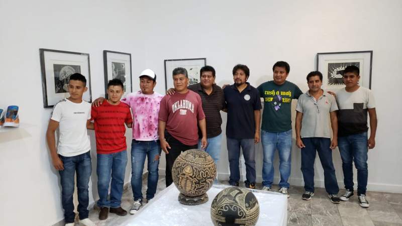 En el XV aniversario del proyecto Pintando Pasos, homenajean Grabadores Mixtecos Unidos a Juan Alcázar