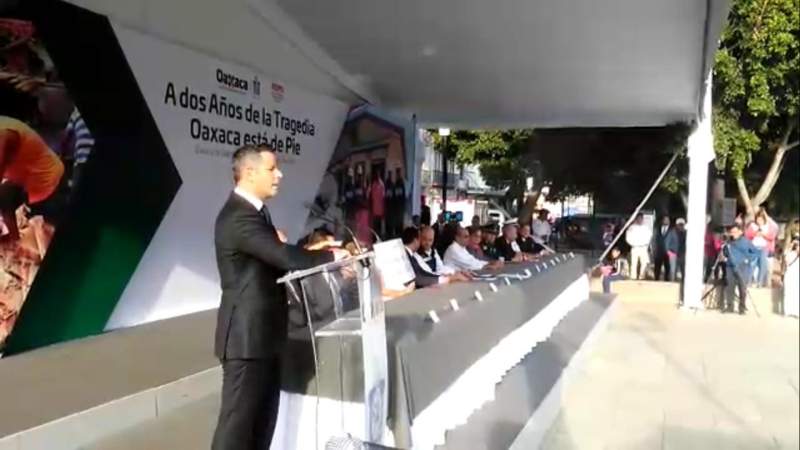 Conmemora gobernador Alejandro Murat dos años de los sismos