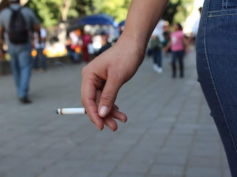 Fallecen al año más de 43 mil personas fumadoras