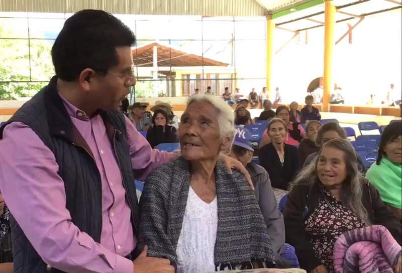 Personas adultas mayores agradecen apoyo del diputado Daniel Gutiérrez