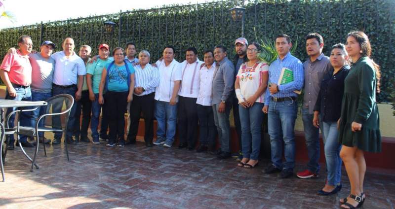 Se reúnen diputados locales con autoridades de Juquila para coadyuvar a pacificar la zona