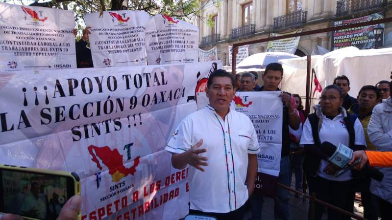 En la incertidumbre laboral 560 trabajadores del extinto seguro popular en Oaxaca