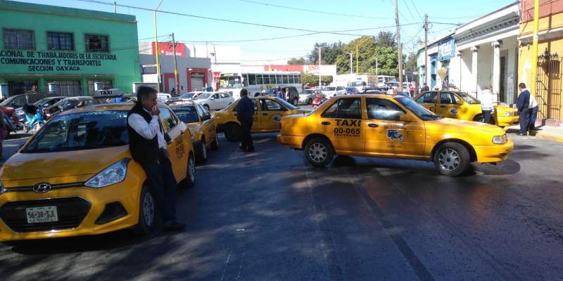 Exigen taxistas de la capital mejores condiciones laborales #Oaxaca