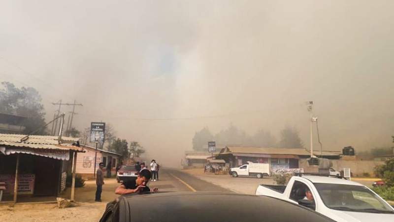 Combate Coesfo incendio en San Pedro y San Pablo Ayutla