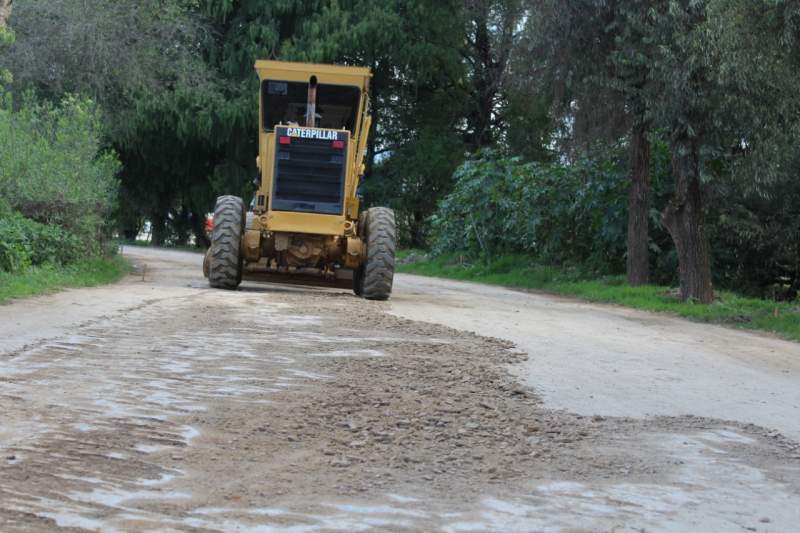Inician obras carreteras en la Mixteca