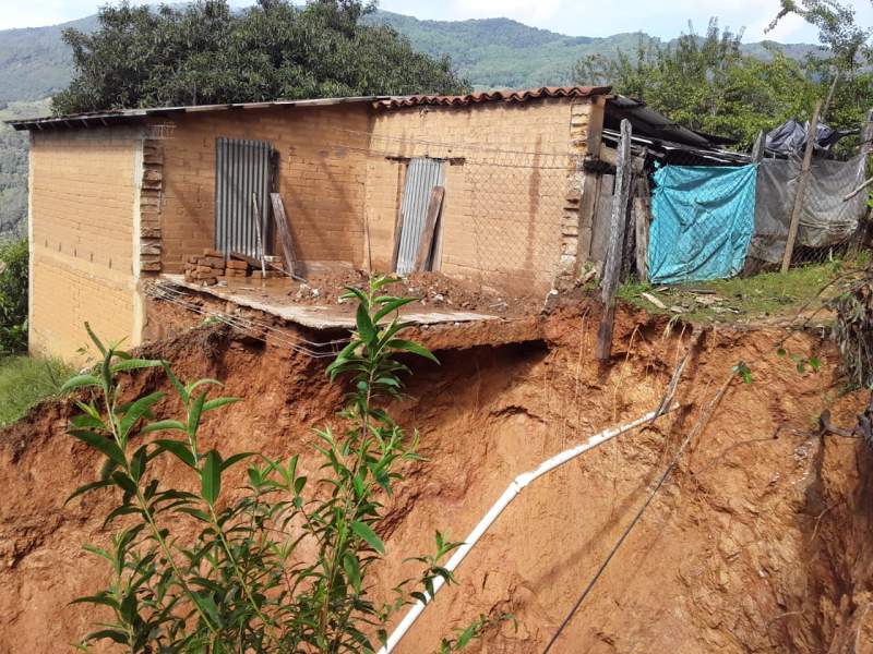 Por deslizamiento de ladera declaran en emergencia a ocho municipios en Oaxaca: CEPCO