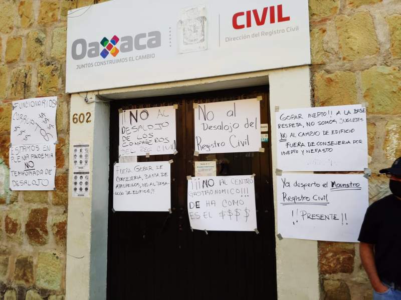 Trabajadores del Registro Civil, inconformes por cambio de oficinas #Oaxaca