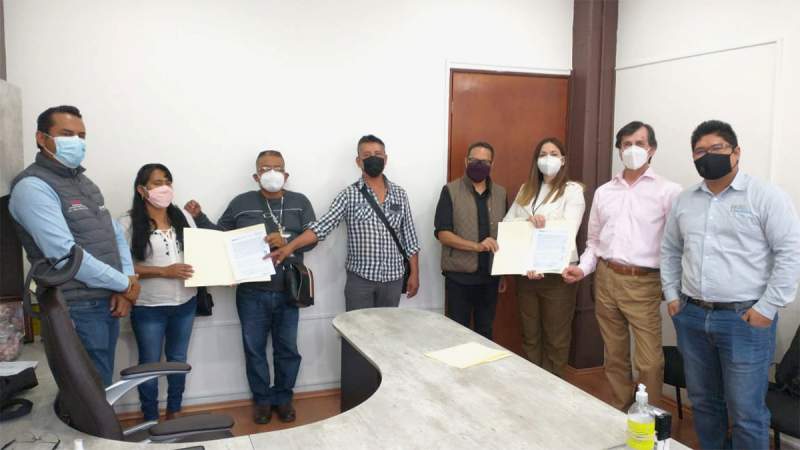 Firman convenio tripartito para mejorar servicios de salud en San José del Progreso, Oaxaca