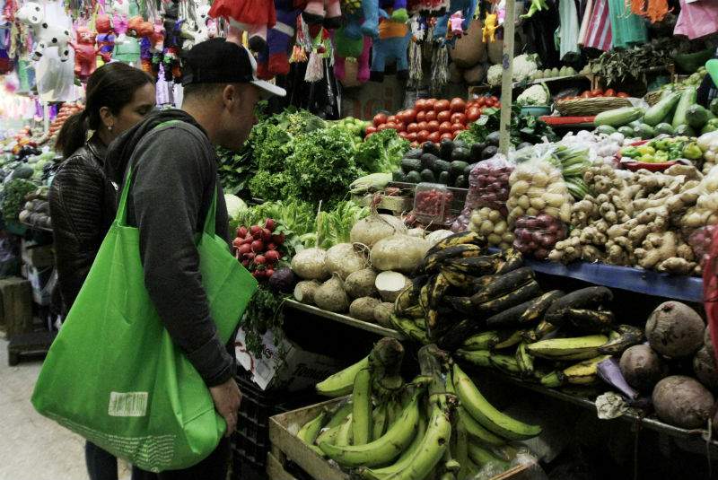 Inflación de México se acelera más de lo esperado en primera mitad de octubre