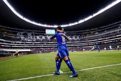 Tigres y Cruz Azul con casos positivos de COVID-19 previo a su enfrentamiento en el Estadio Azteca