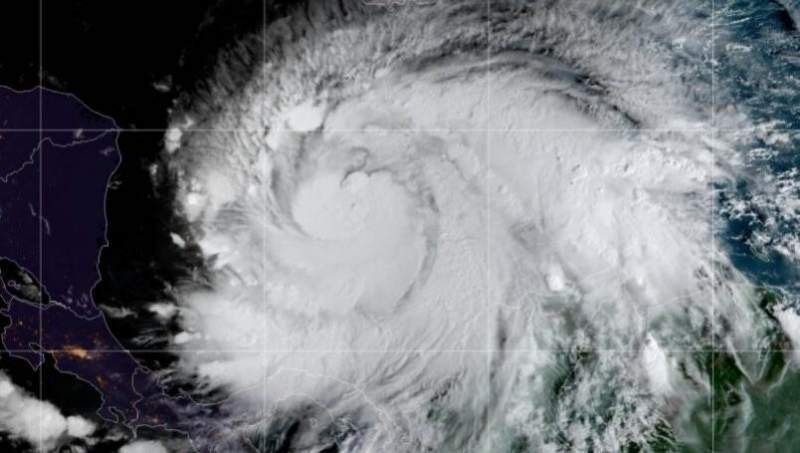 Huracán ‘Iota’ se acerca a categoría 5; amenaza Centroamérica