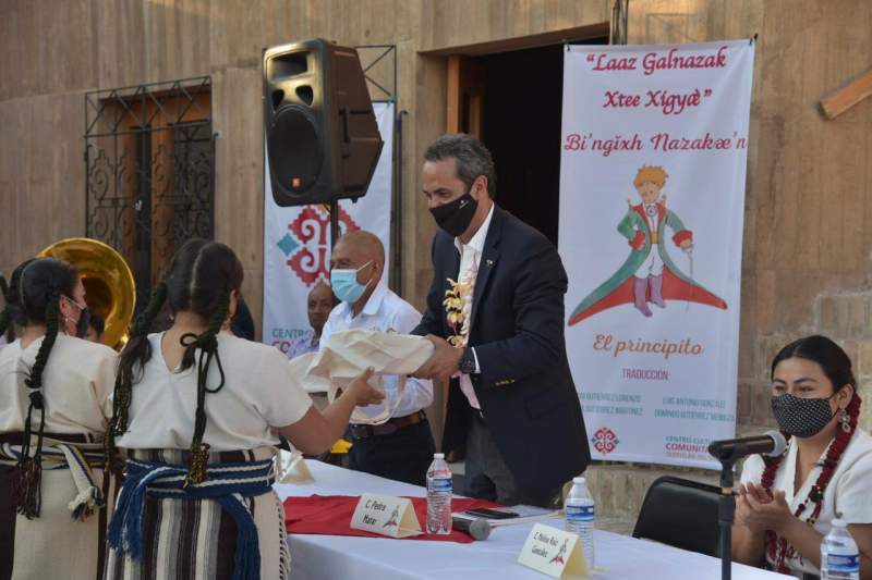 Presenta Embajador de Francia en México,  traducción al zapoteco de “El Principito”