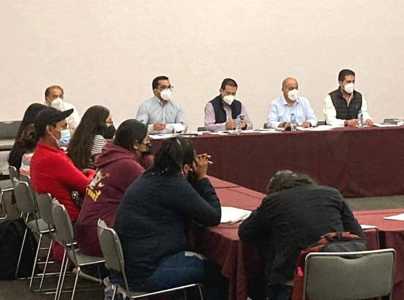 Gobierno de Oaxaca y normalistas alcanzan acuerdos