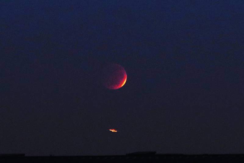 Así se vio el ‘madrugador’ eclipse de Luna de este miércoles