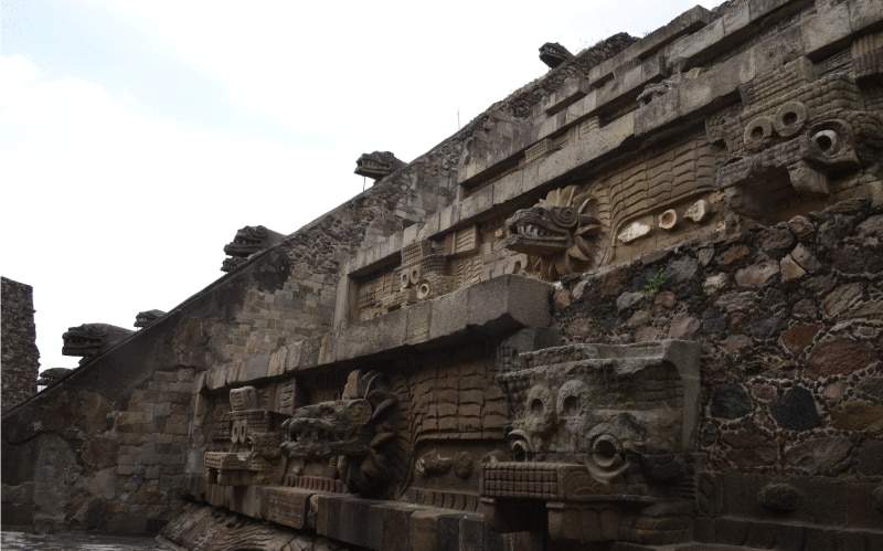 INAH lanza convocatoria para diseño de protección de pirámide en Teotihuacán por grave deterioro