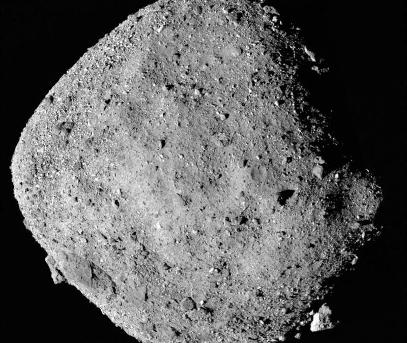 NASA logra traer a la Tierra por primera vez en la historia muestra de un asteroide