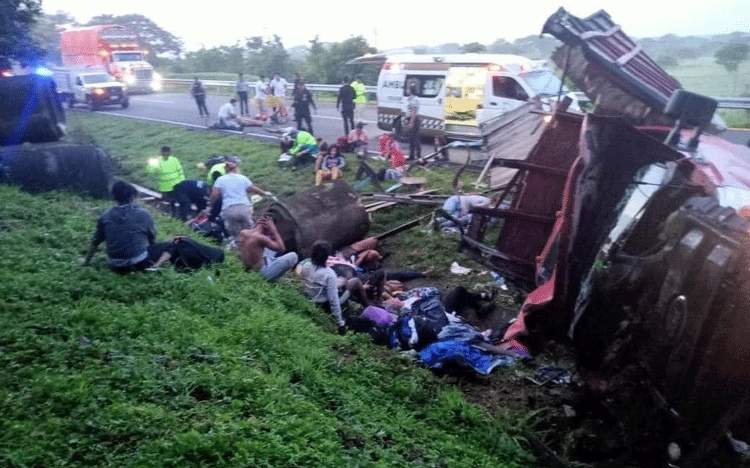 Tragedia en la Carretera Pijijiapan – Tonalá: 10 Muertos y 25 Heridos, Incluyendo Menores